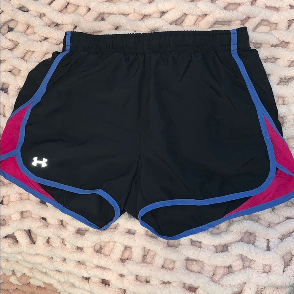 🌟🌟UNDER ARMOUR SHORTS SMALL🌟🌟